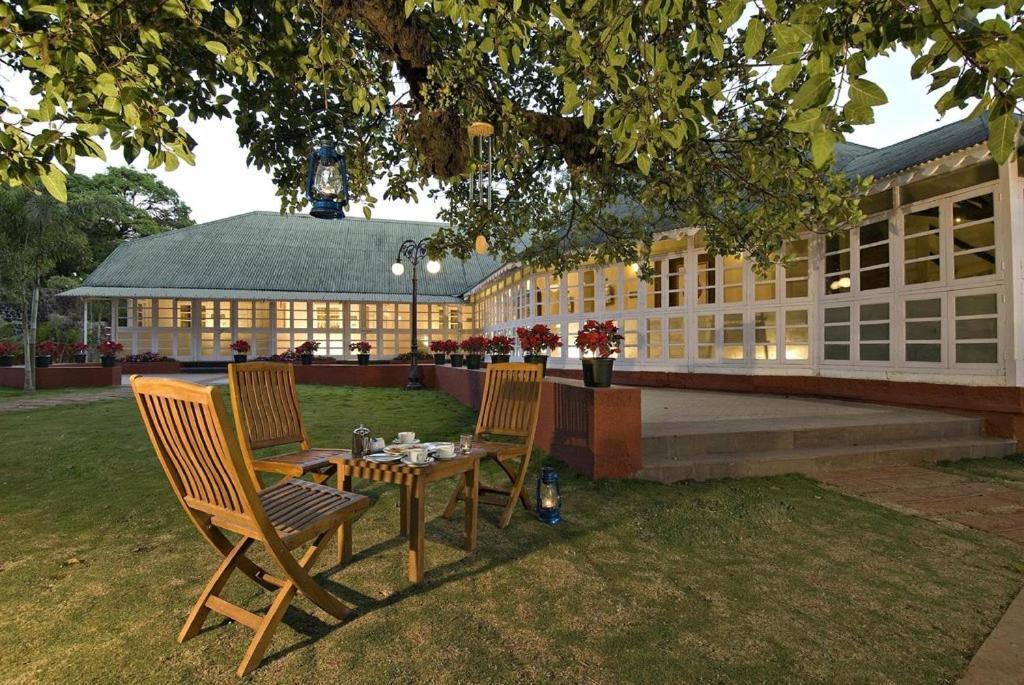 Hotel Citrus Chambers Mahābaleshwar Extérieur photo