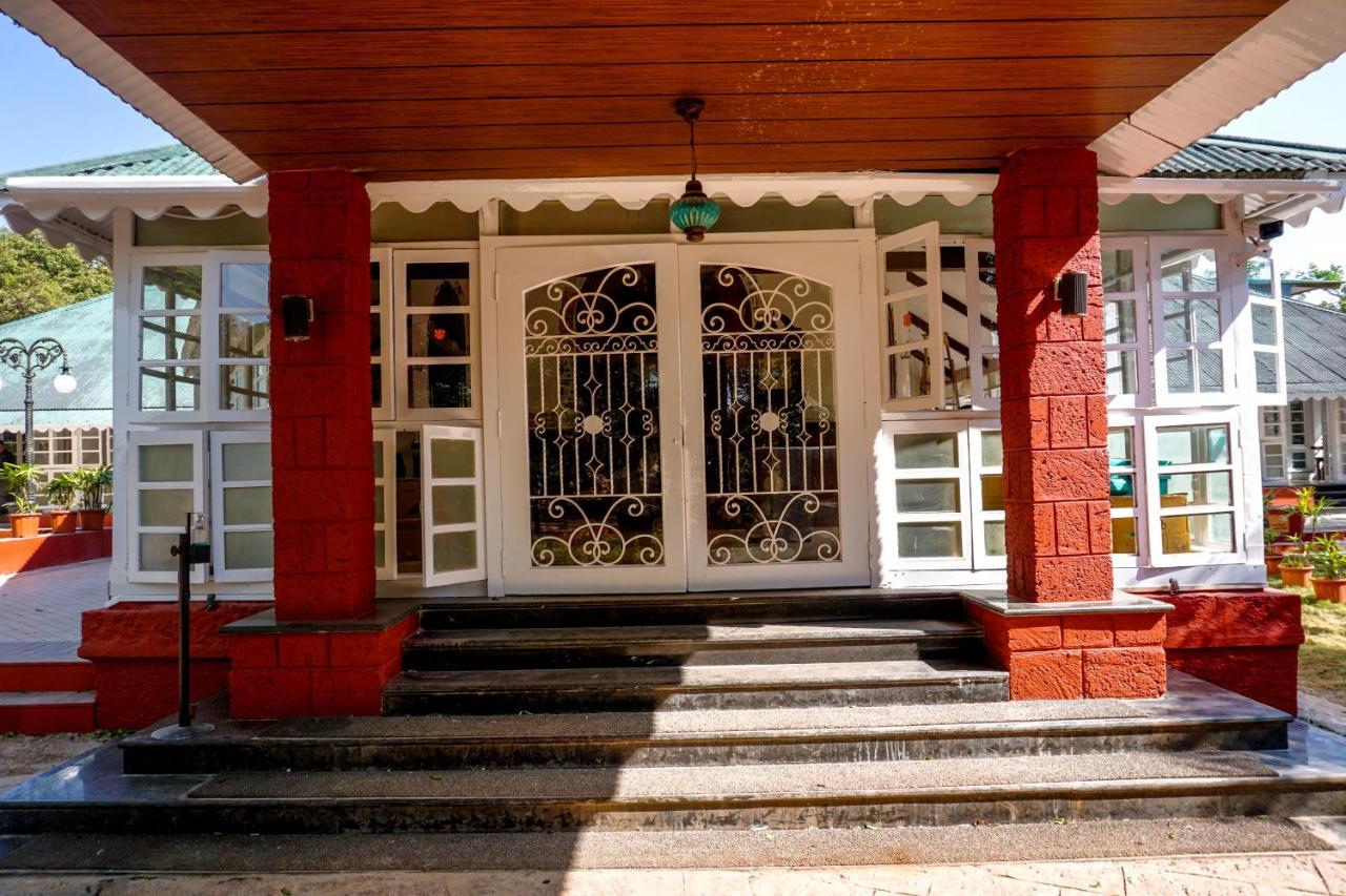 Hotel Citrus Chambers Mahābaleshwar Extérieur photo