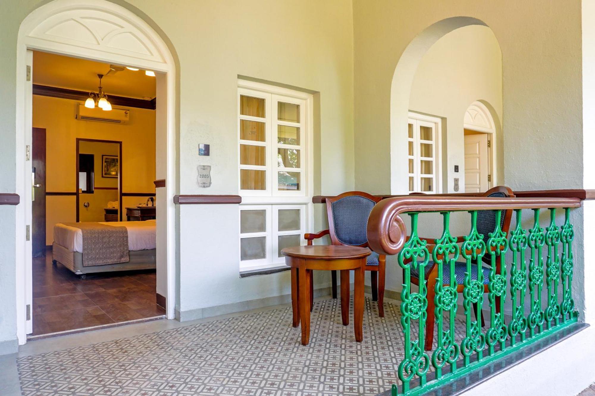 Hotel Citrus Chambers Mahābaleshwar Extérieur photo