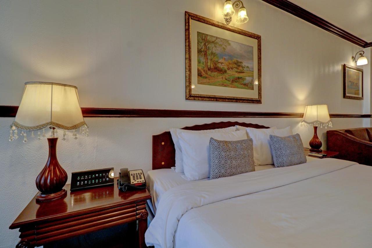 Hotel Citrus Chambers Mahābaleshwar Extérieur photo