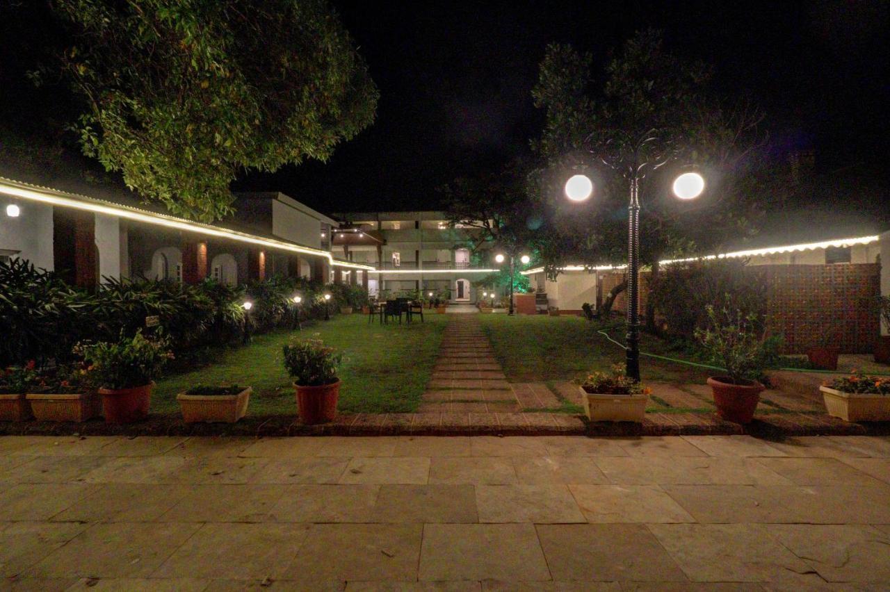 Hotel Citrus Chambers Mahābaleshwar Extérieur photo
